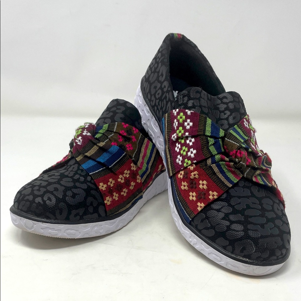 Muk Luks Black & Multicolor Patterned Slip-On Sneakers Size 7.5